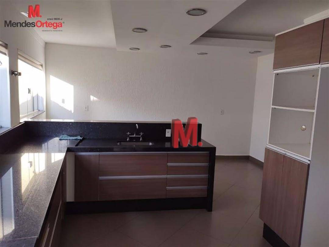 Casa à venda com 5 quartos, 256m² - Foto 10