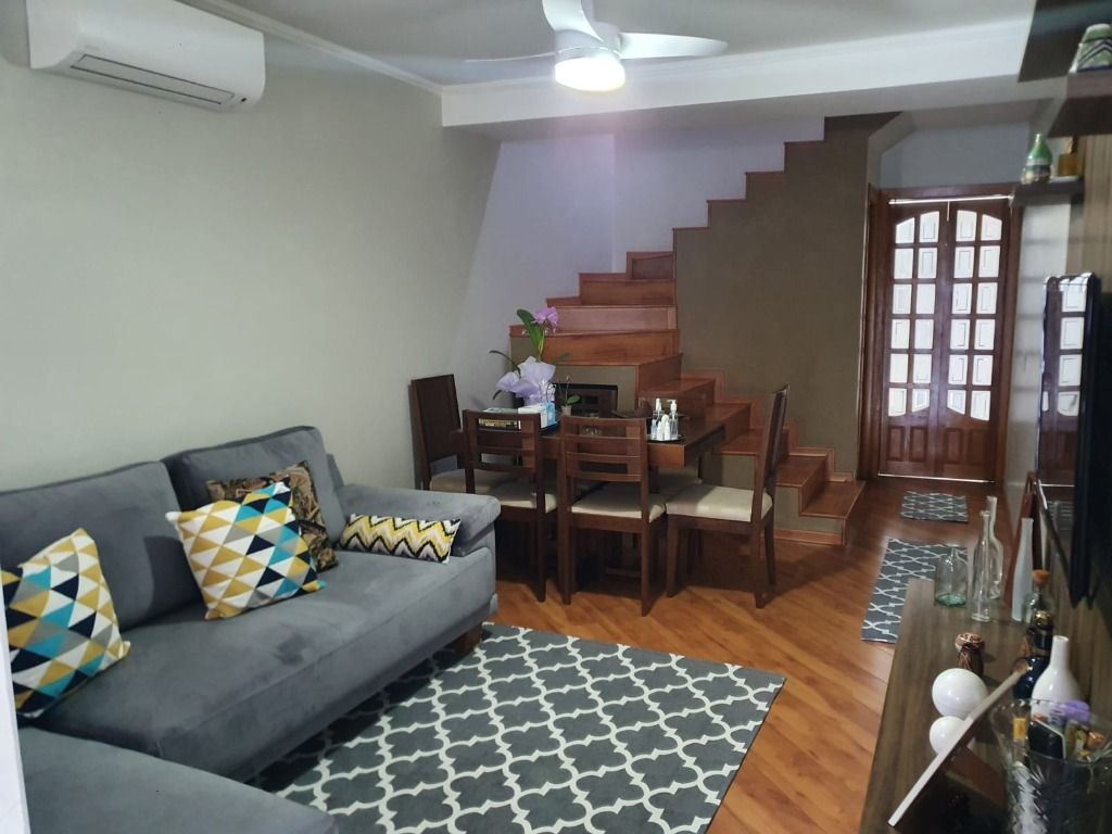 Casa de Condomínio à venda com 2 quartos, 67m² - Foto 1