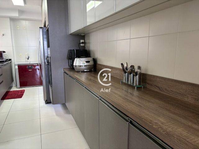 Apartamento à venda com 3 quartos, 198m² - Foto 25