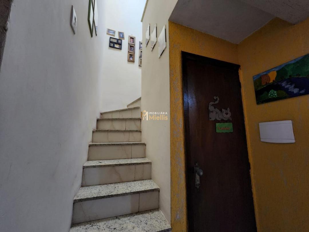 Casa à venda com 2 quartos, 48m² - Foto 9