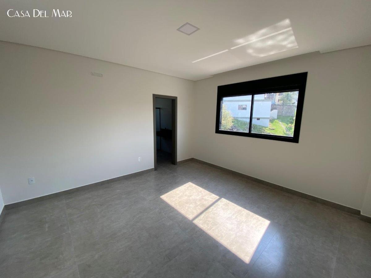 Casa à venda com 3 quartos, 220m² - Foto 27