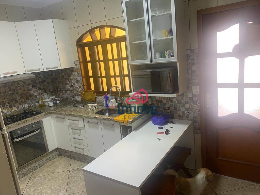 Sobrado à venda com 2 quartos, 130m² - Foto 4