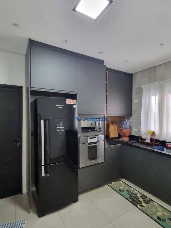 Sobrado à venda com 3 quartos, 220m² - Foto 37