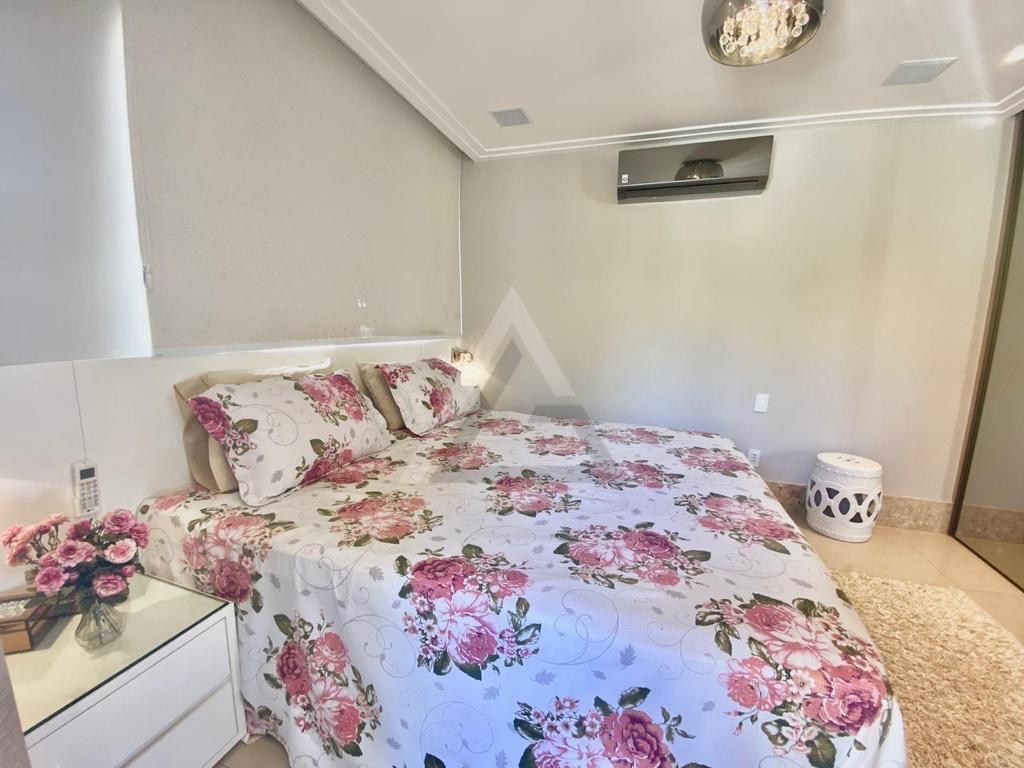 Casa de Condomínio à venda com 4 quartos, 240m² - Foto 17