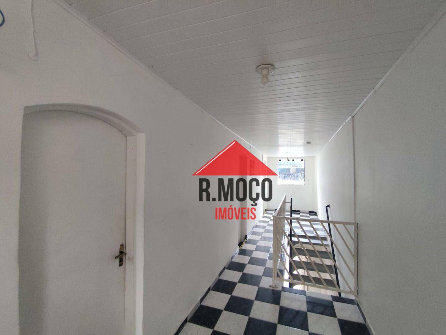 Casa à venda com 9 quartos, 200m² - Foto 14