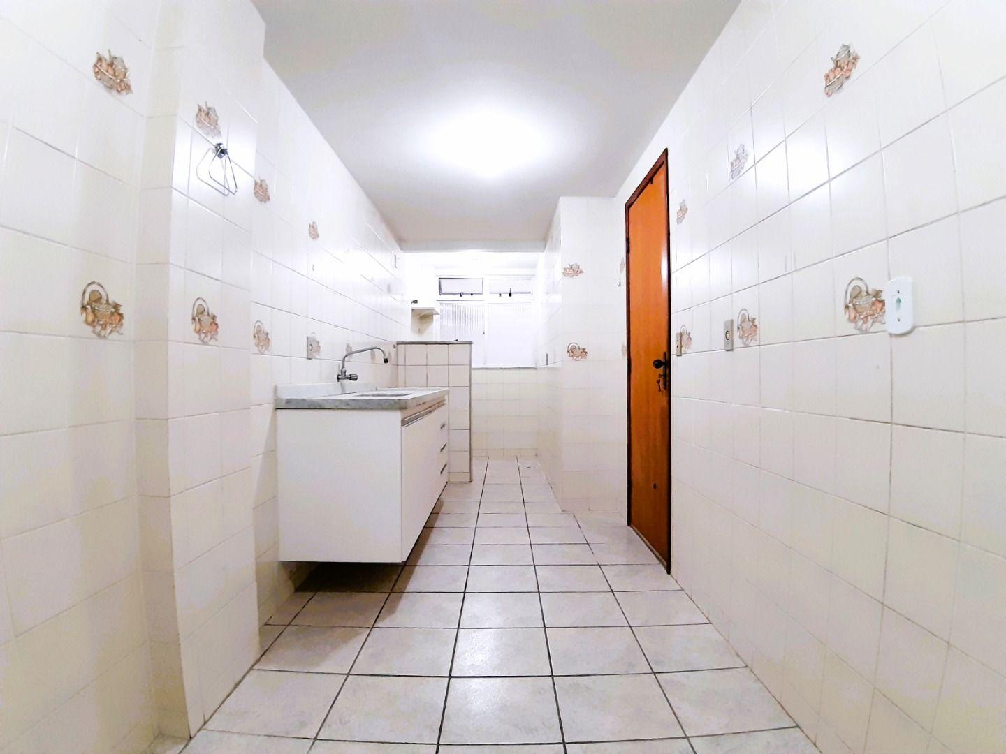 Apartamento à venda com 2 quartos, 70m² - Foto 14