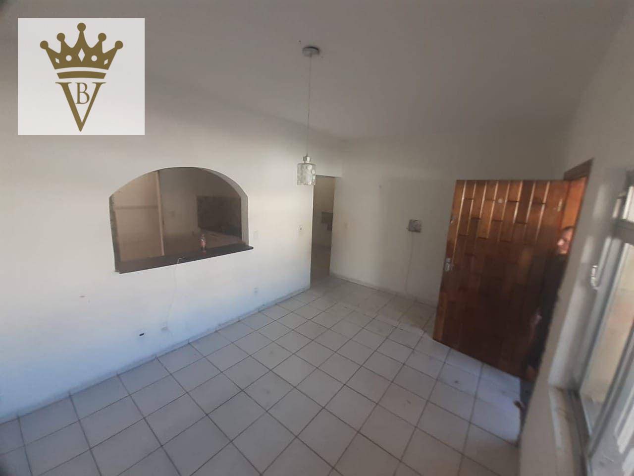 Casa à venda com 3 quartos, 200m² - Foto 1