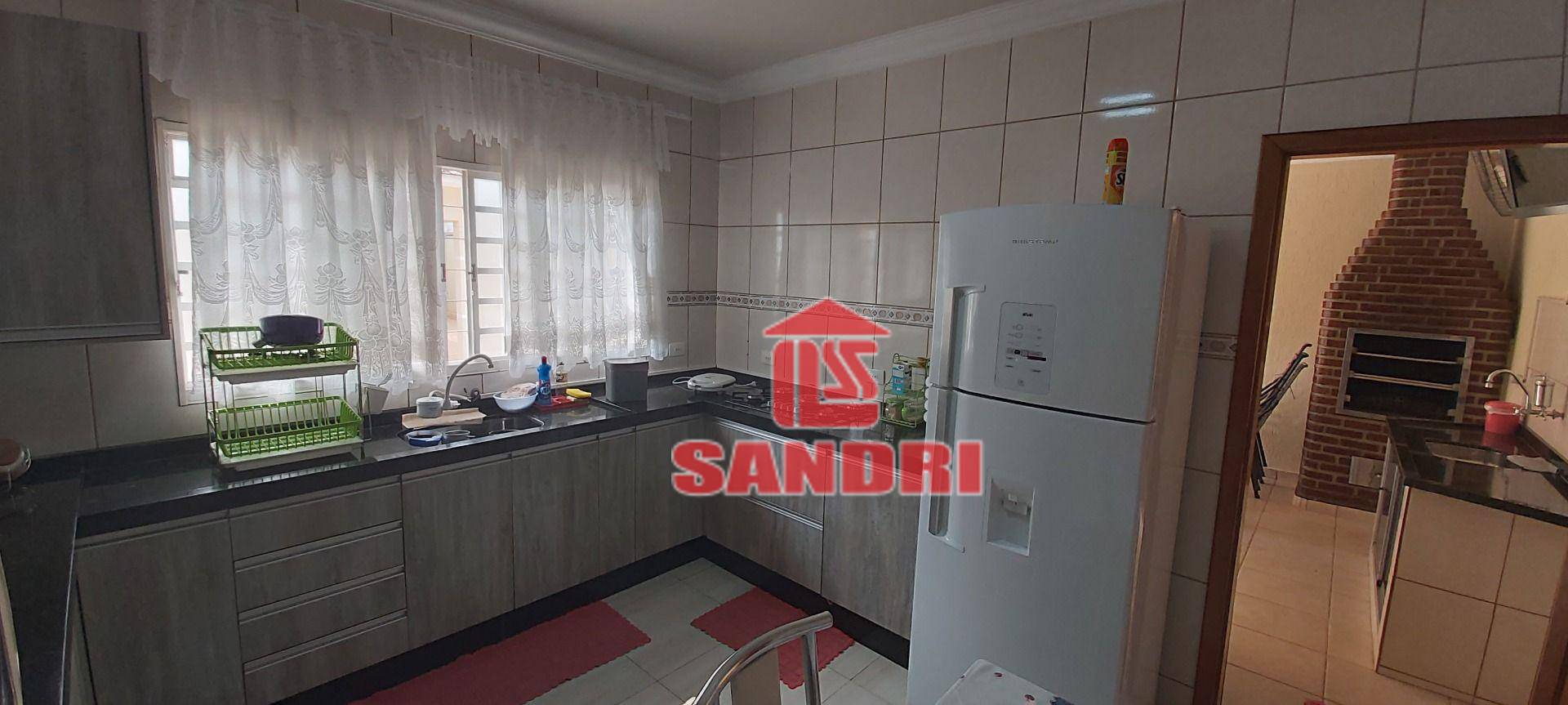 Casa à venda e aluguel com 4 quartos, 205m² - Foto 8