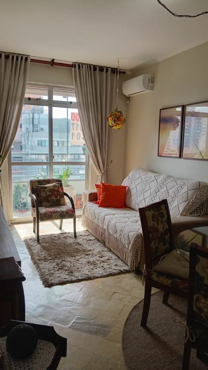 Apartamento à venda com 2 quartos, 75m² - Foto 4