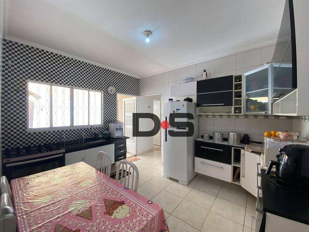 Casa à venda com 2 quartos, 120m² - Foto 6