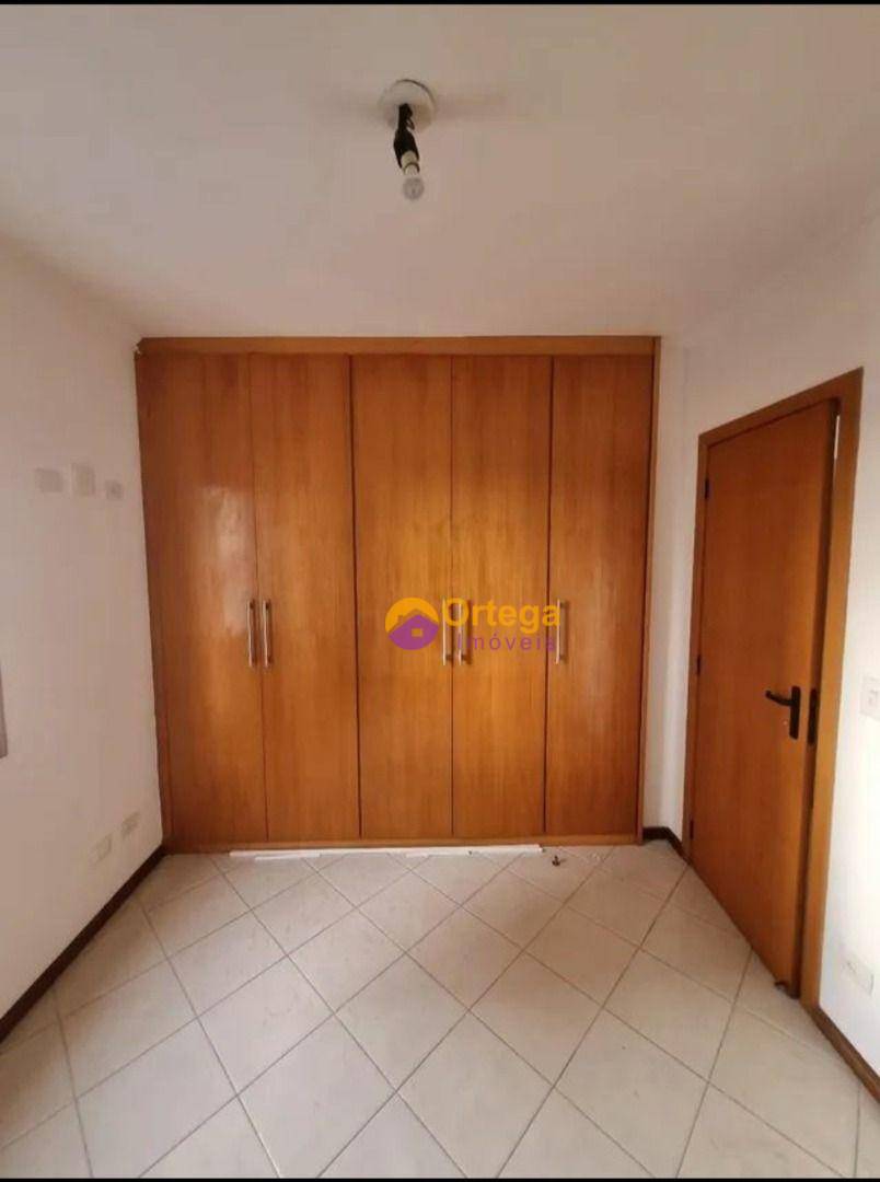 Apartamento para alugar com 3 quartos, 86m² - Foto 2