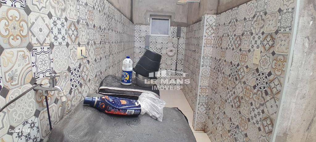 Casa à venda com 5 quartos, 200m² - Foto 43