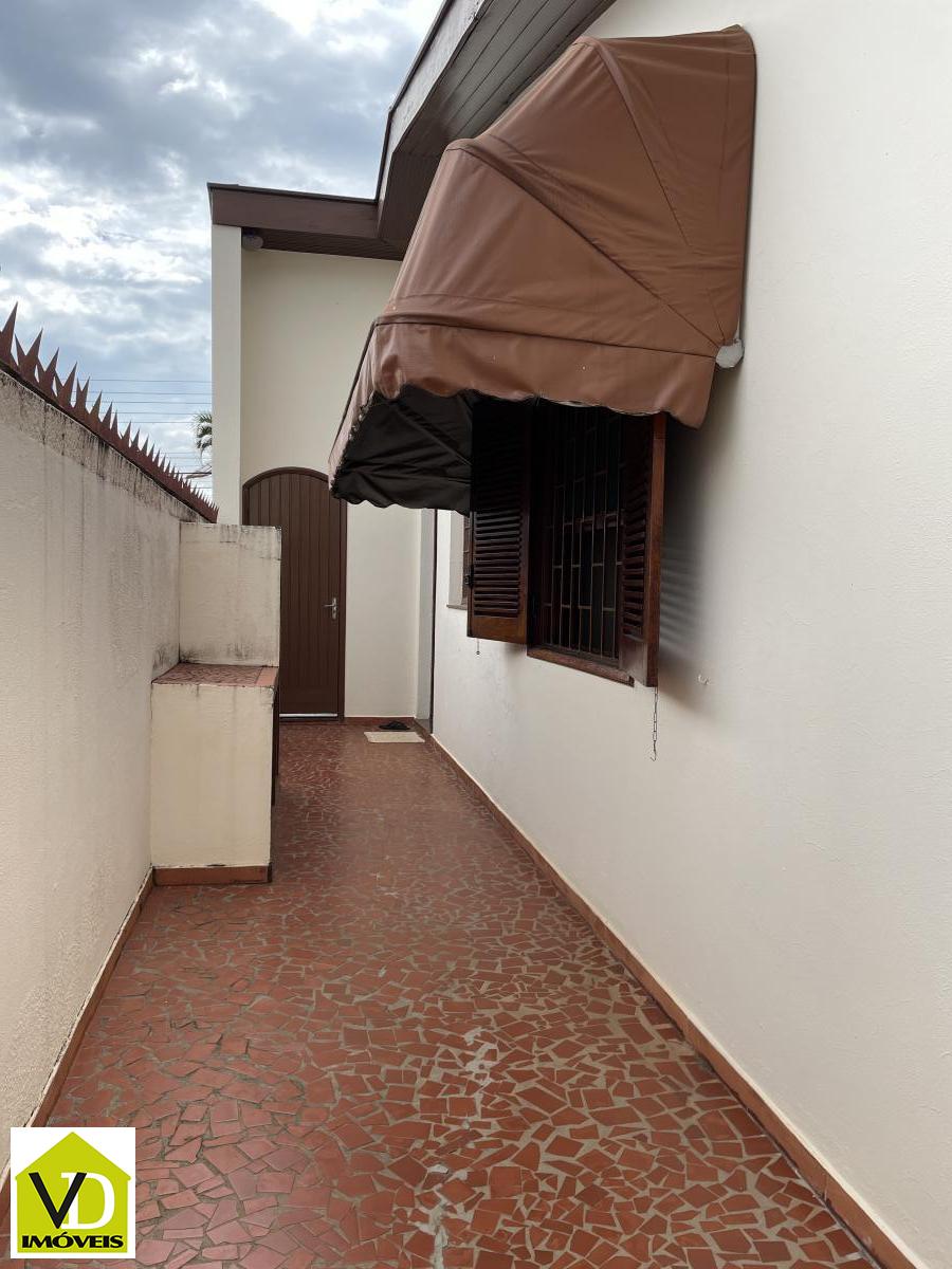 Casa à venda com 3 quartos, 200m² - Foto 26