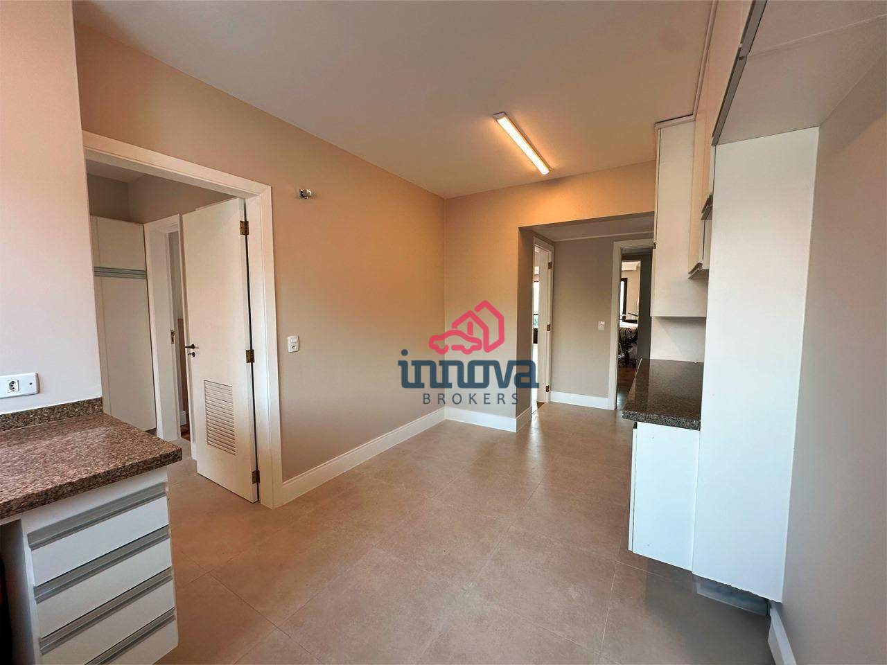 Apartamento à venda com 4 quartos, 195m² - Foto 9