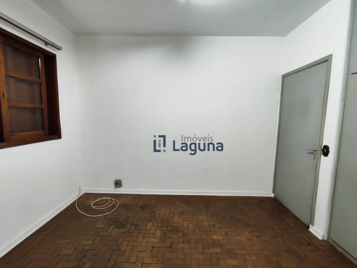 Casa para alugar com 3 quartos, 285m² - Foto 37