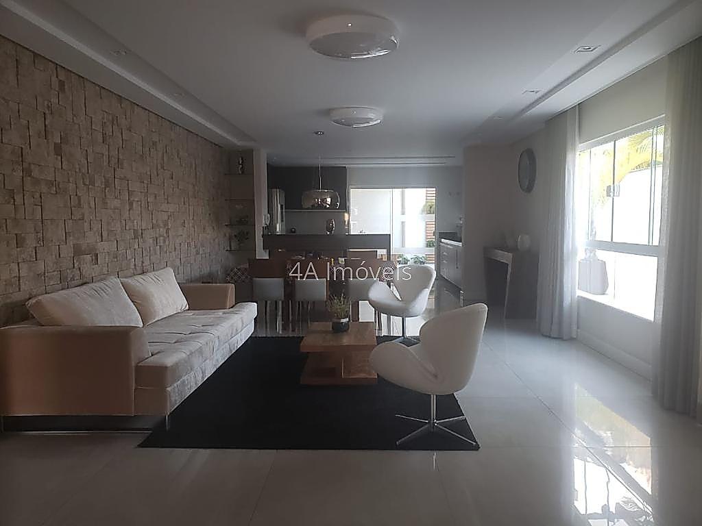 Casa à venda com 3 quartos, 276m² - Foto 4