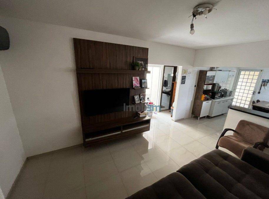 Casa à venda com 2 quartos, 73m² - Foto 5