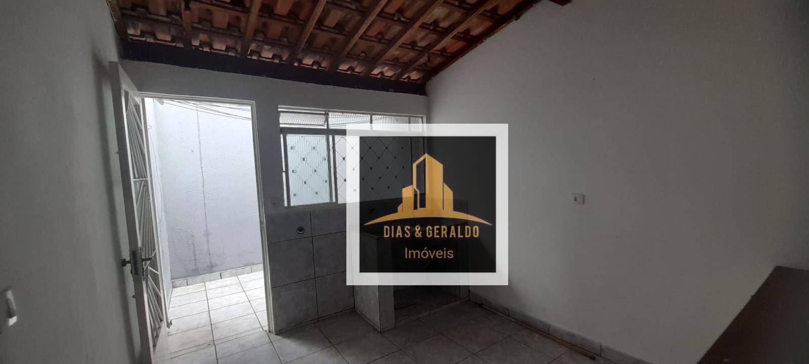 Casa para alugar com 3 quartos, 85m² - Foto 11