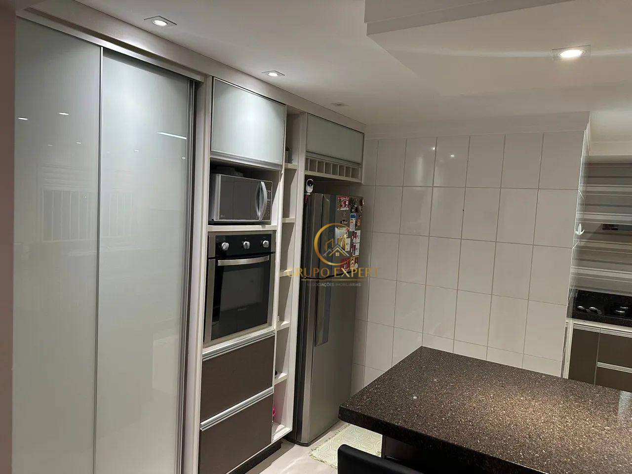 Apartamento à venda com 3 quartos, 111m² - Foto 7