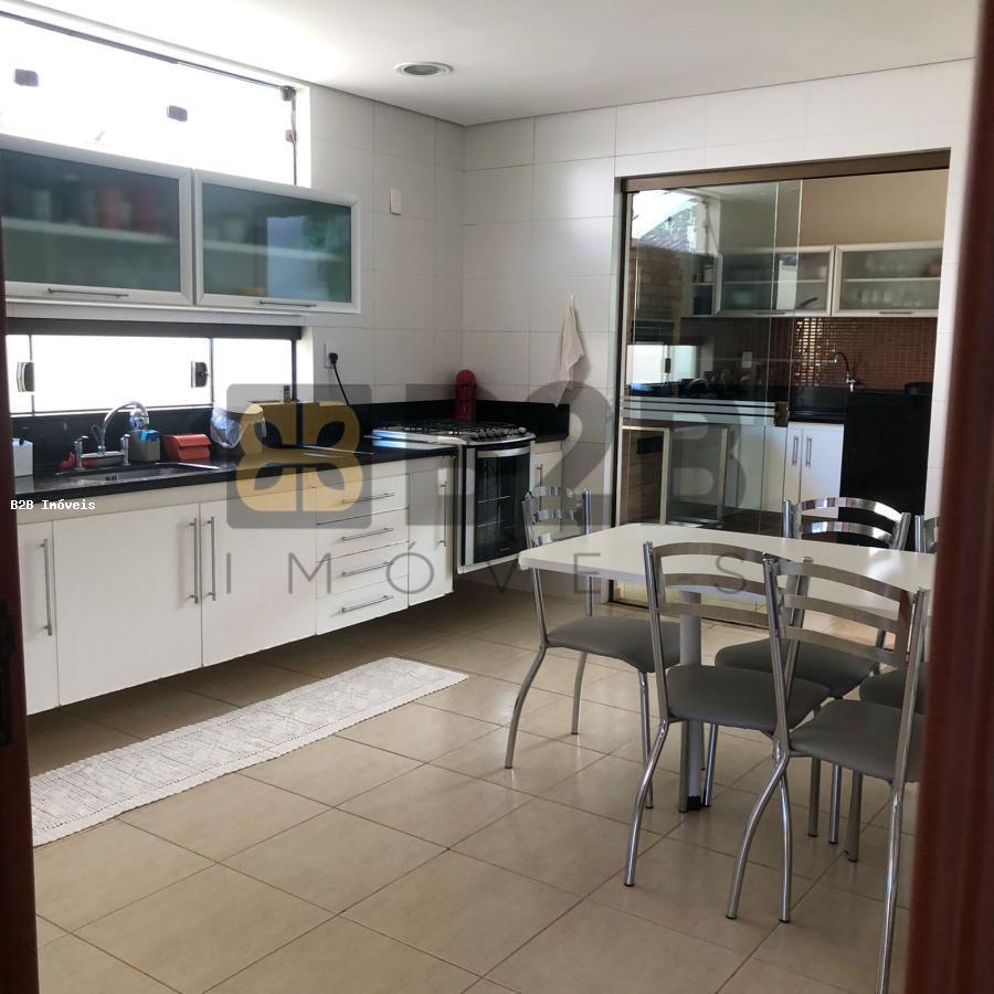 Casa à venda com 3 quartos, 270m² - Foto 15