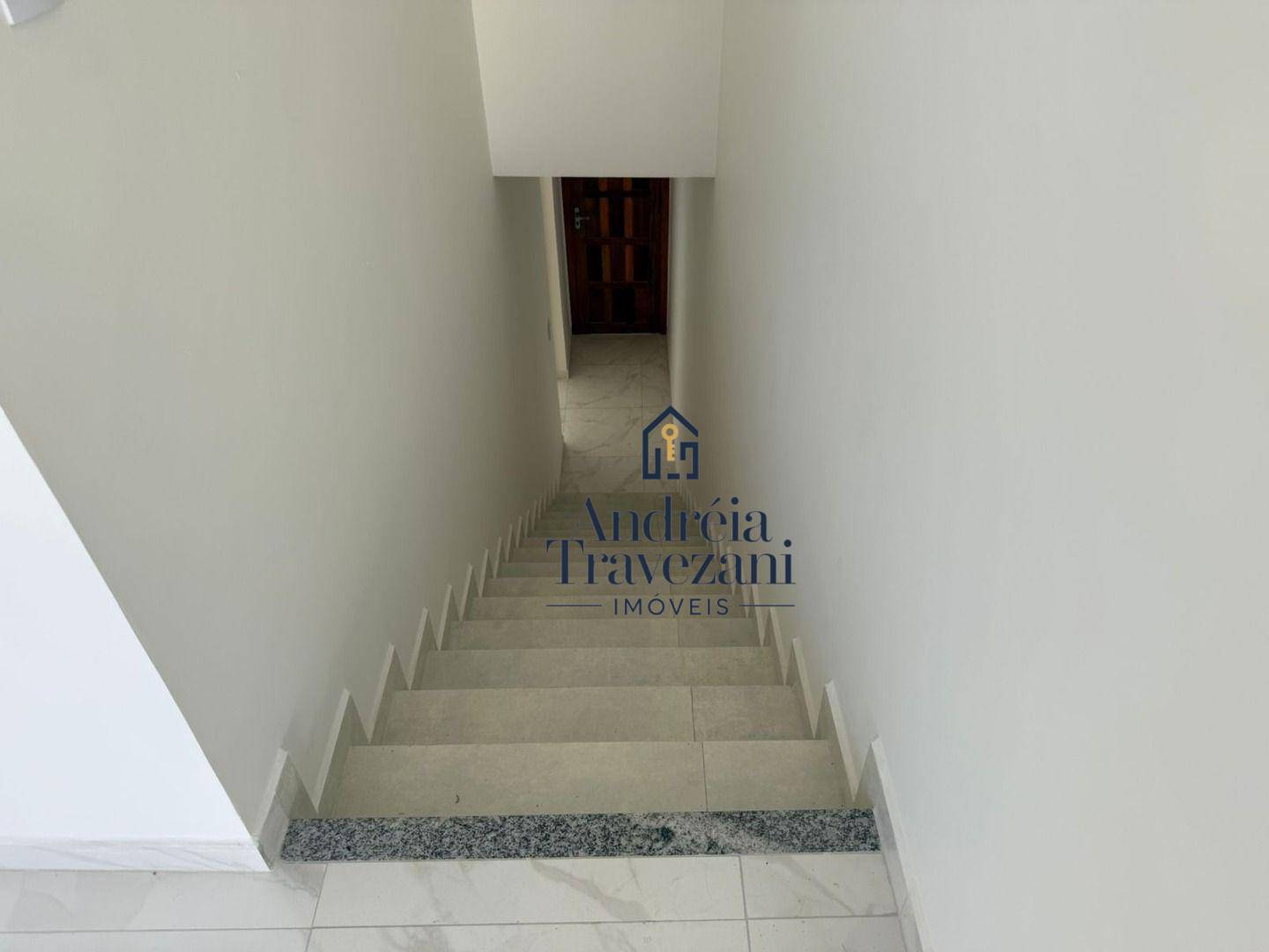 Casa à venda com 2 quartos, 70m² - Foto 12