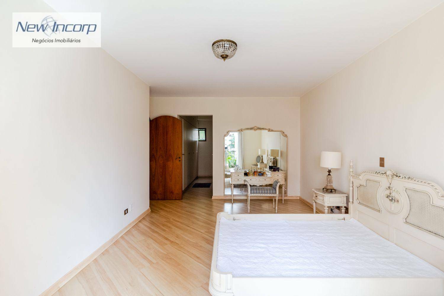 Apartamento à venda com 4 quartos, 267m² - Foto 17