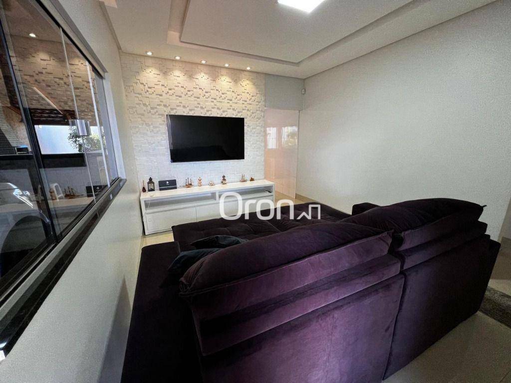 Casa à venda com 3 quartos, 167m² - Foto 2