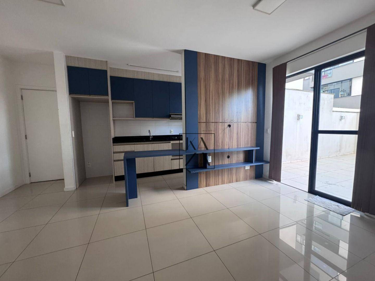 Apartamento à venda com 2 quartos, 61m² - Foto 2