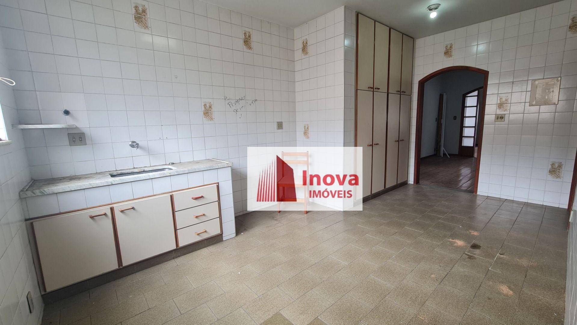 Casa à venda com 6 quartos, 300m² - Foto 38