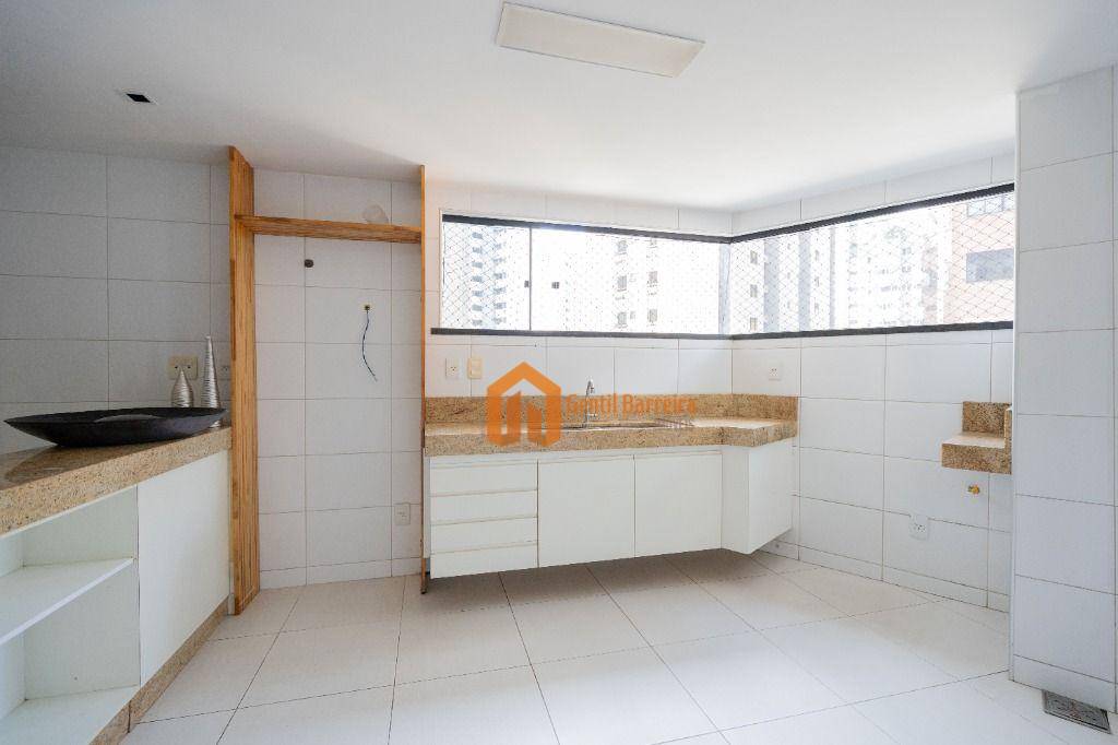 Apartamento à venda com 3 quartos, 210m² - Foto 15