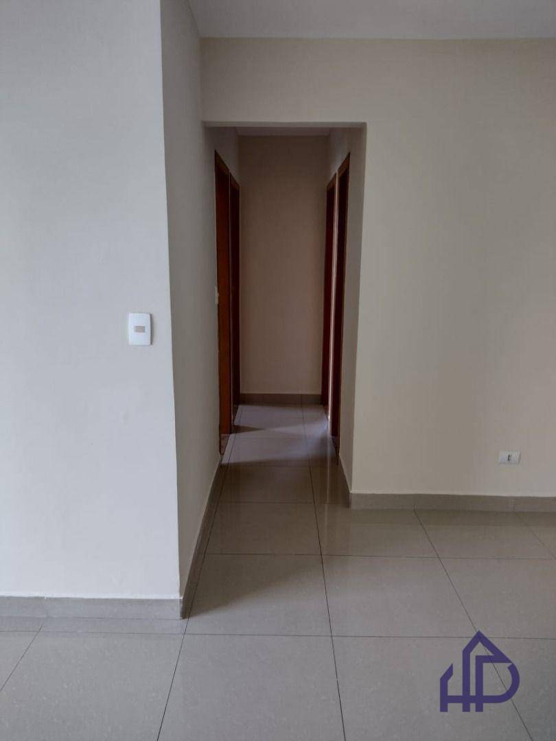 Apartamento para alugar com 3 quartos, 70m² - Foto 3
