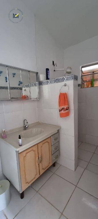 Casa à venda com 4 quartos, 200m² - Foto 10