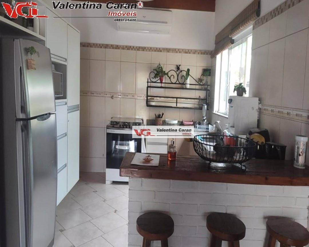 Chácara à venda com 3 quartos, 300m² - Foto 8