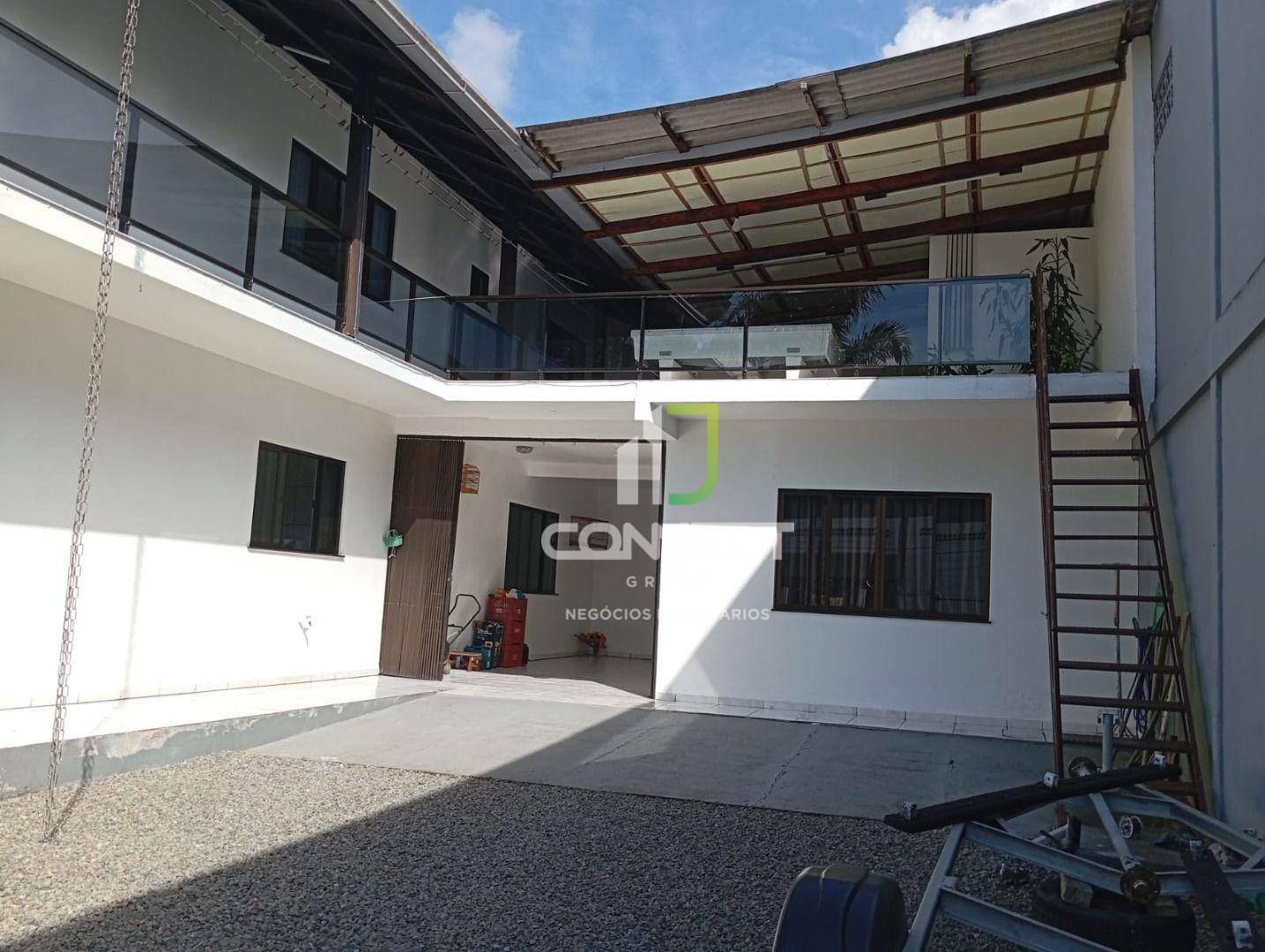 Casa à venda com 4 quartos, 240m² - Foto 44