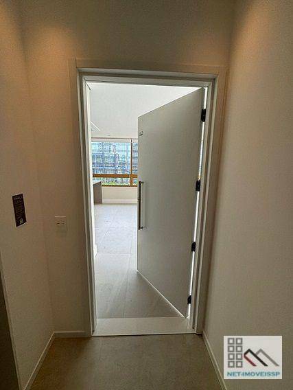 Apartamento para alugar com 3 quartos, 147m² - Foto 9