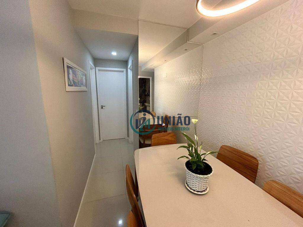 Apartamento à venda com 2 quartos, 70m² - Foto 4