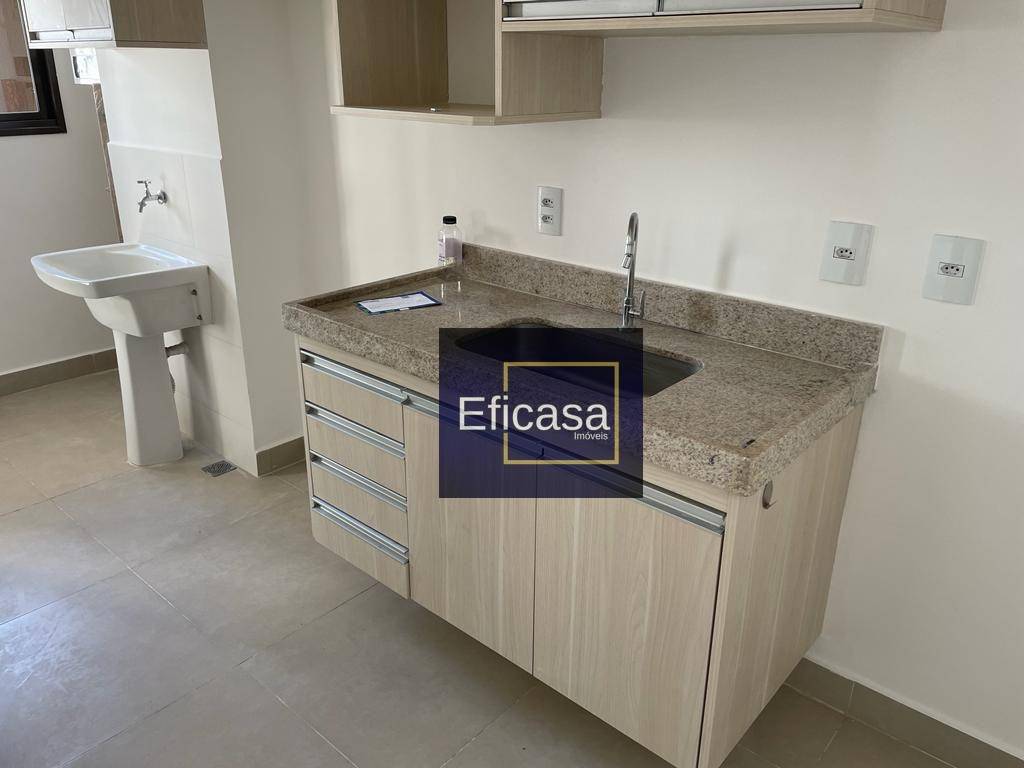 Apartamento à venda com 3 quartos, 77m² - Foto 2