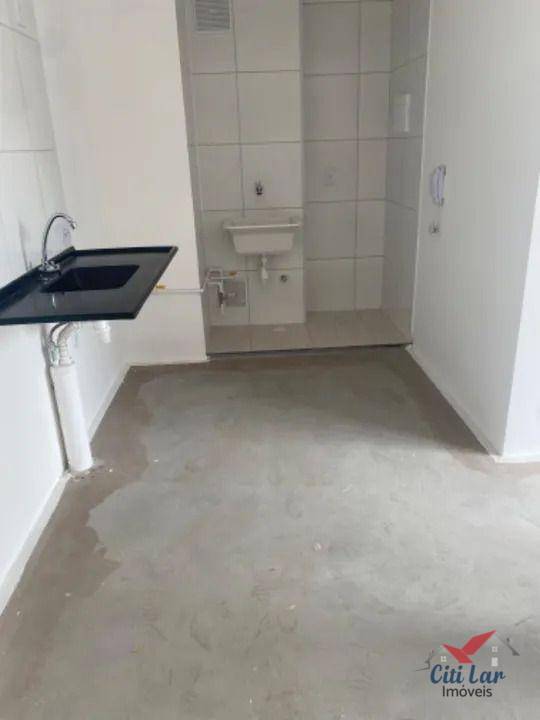 Apartamento à venda com 2 quartos, 39m² - Foto 2