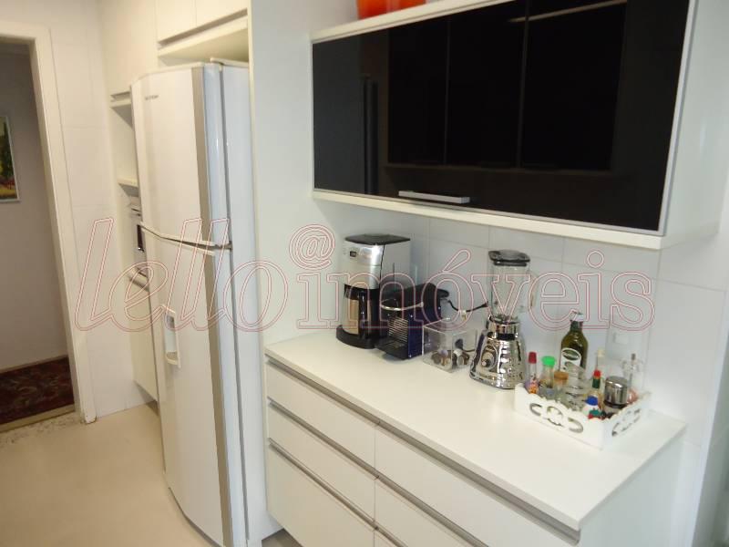 Apartamento à venda com 3 quartos, 200m² - Foto 10