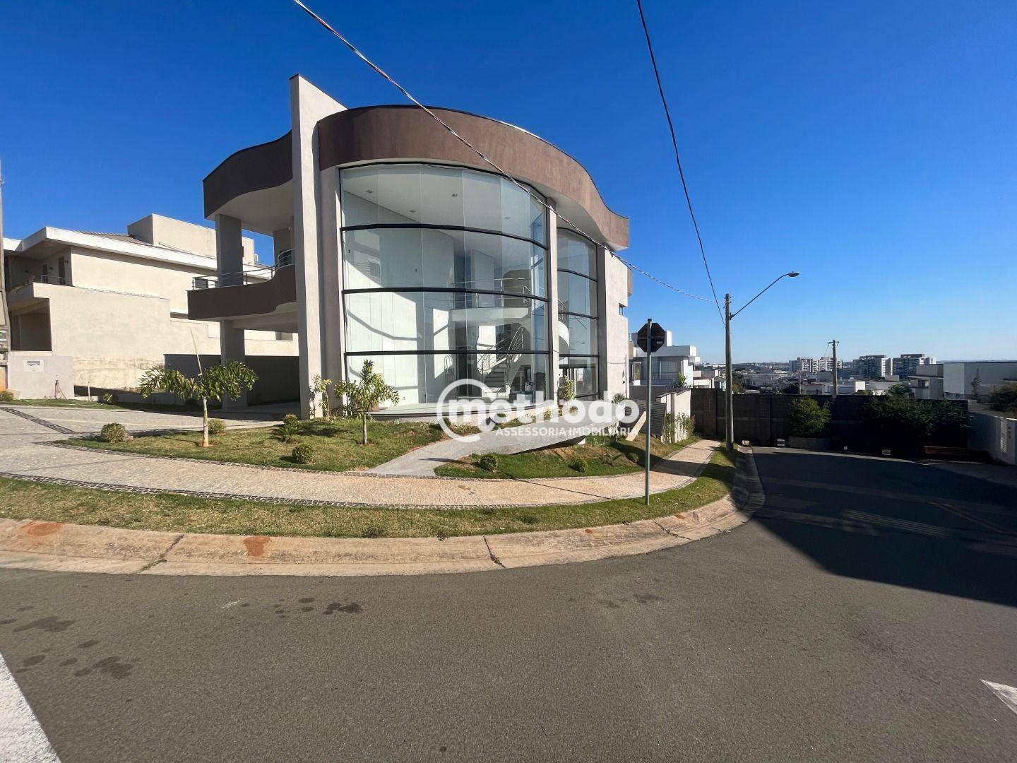 Casa de Condomínio à venda com 4 quartos, 302m² - Foto 3