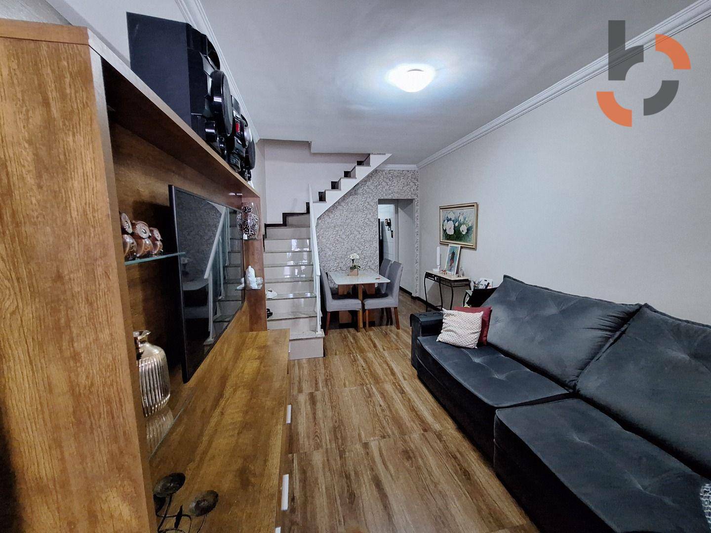 Casa à venda com 2 quartos, 69m² - Foto 1