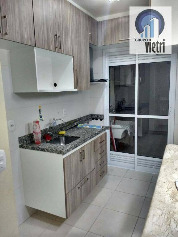 Apartamento à venda com 3 quartos, 70m² - Foto 2