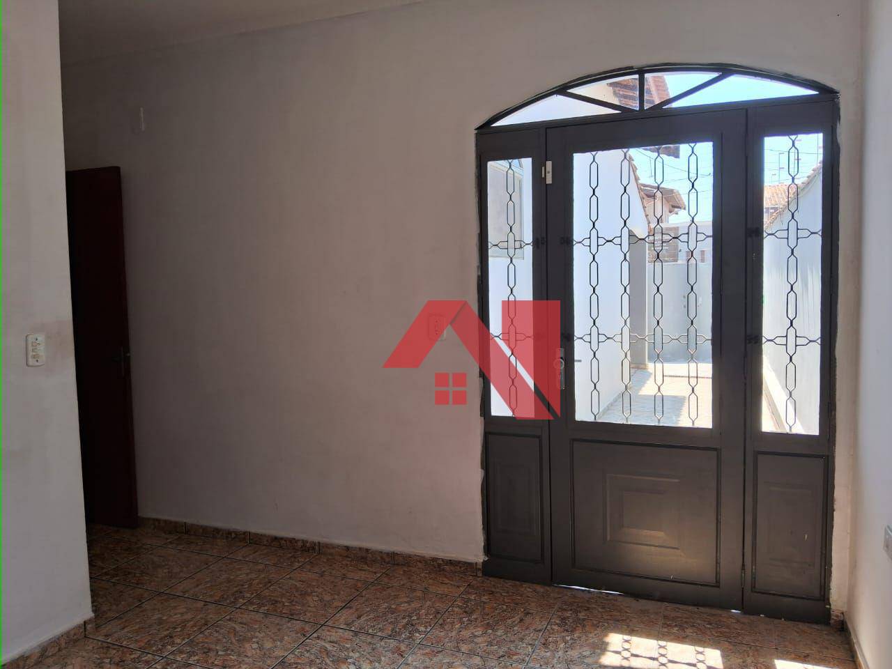 Casa à venda com 3 quartos, 280m² - Foto 2