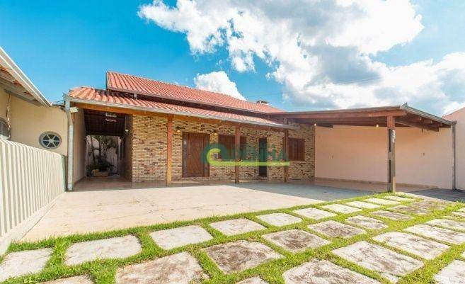 Casa à venda com 4 quartos, 234m² - Foto 1