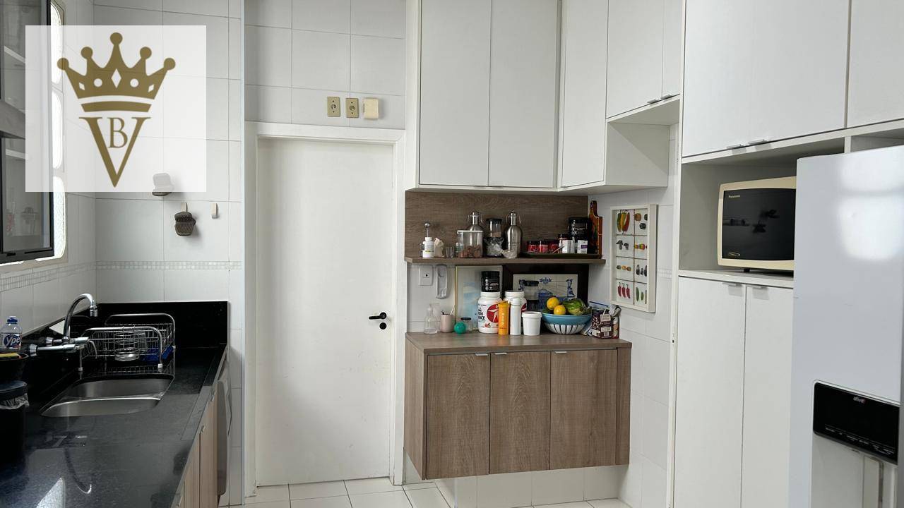 Apartamento à venda com 3 quartos, 196m² - Foto 17