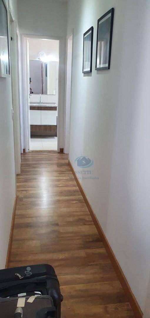 Apartamento à venda com 2 quartos, 70m² - Foto 3