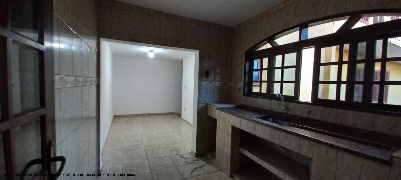 Casa para alugar com 5 quartos, 300m² - Foto 13