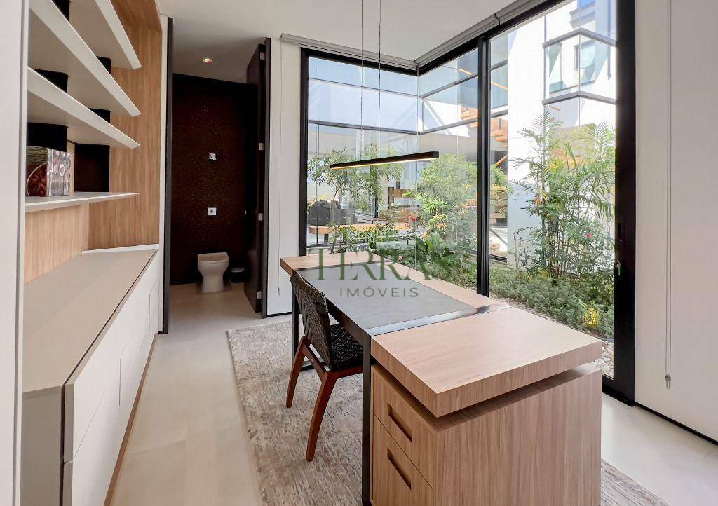 Casa de Condomínio à venda com 6 quartos, 1320m² - Foto 25