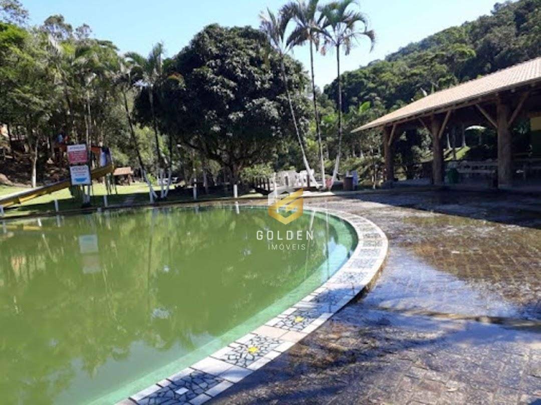 Sítio à venda com 5 quartos, 300m² - Foto 1