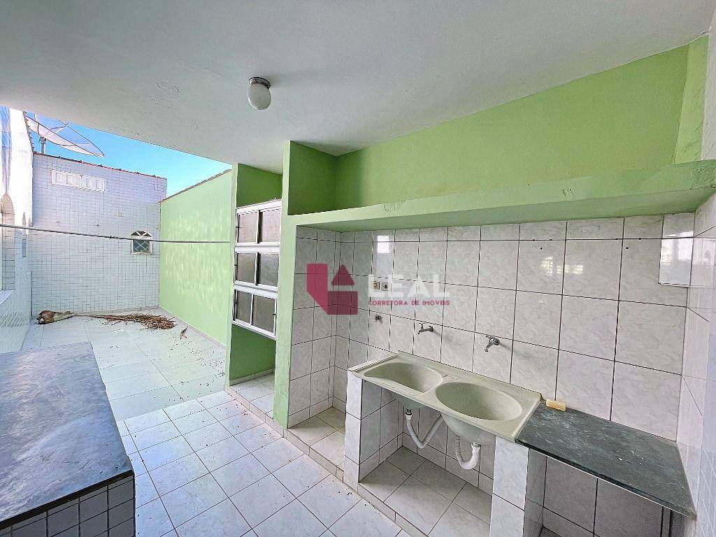 Casa à venda com 3 quartos, 223m² - Foto 30